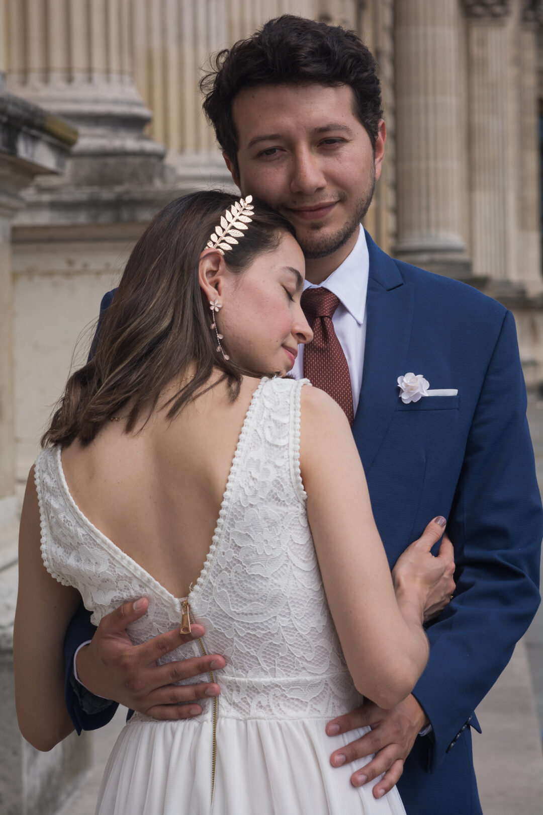 Photographe à Paris spécialisé dans les mariages, les portraits de famille, les séances photo grossesse et les portraits individuels. Capture des moments naturels et authentiques à Paris et ses environs.